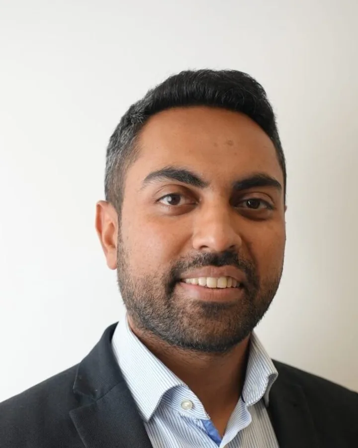 Dr Nirav Varsani